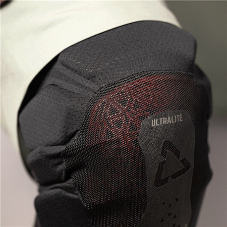 Leatt Reaflex Ultra-Lite EXT Knee Guard